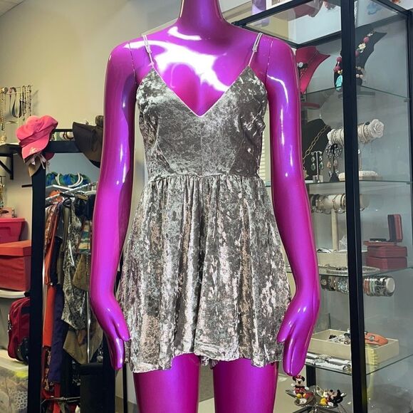 Sam Edelman velvety romper - Picture 1 of 8